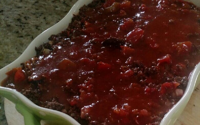 Polenta com carne moída suculenta