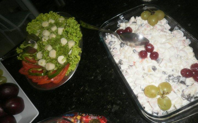 Salada de abacaxi e peito de peru