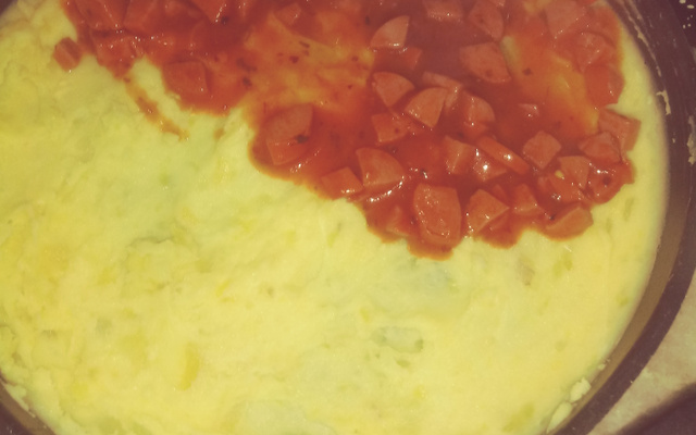 Escondidinho fácil de salsicha