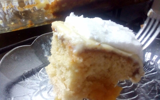 Bolo de abacaxi com creme