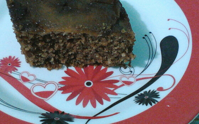 Bolo de maçã com açúcar mascavo