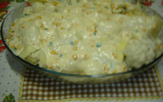 Couve-flor ao forno com creme de milho