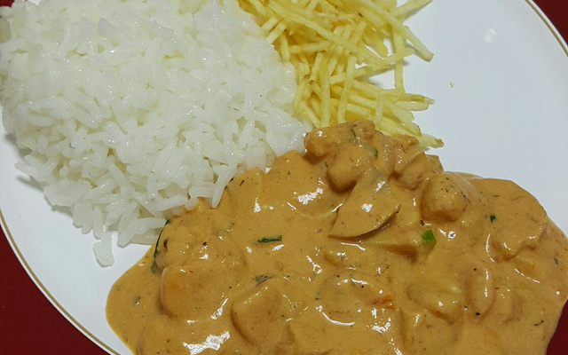 Estrogonofe de camarão