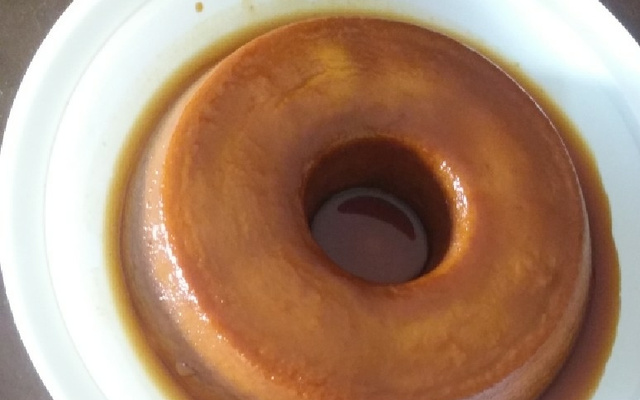 Pudim de banana com cobertura de brigadeiro