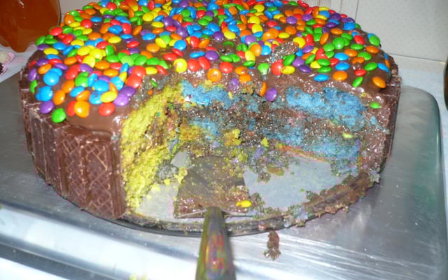Bolo arco-íris