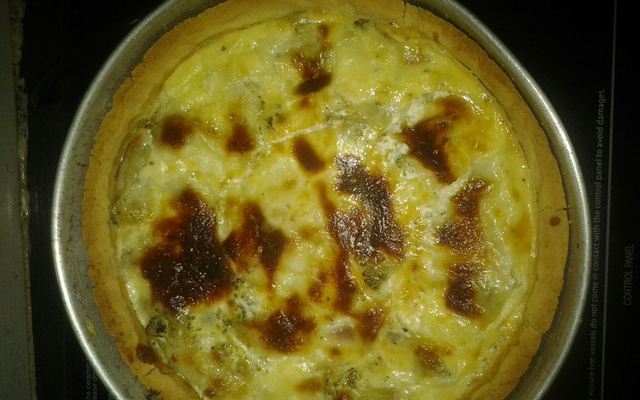 Quiche de brócolis e 3 queijos