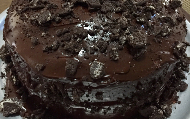 Bolo de chocolate fofinho e molhadinho