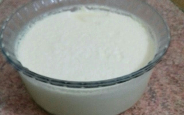 Gelatina cremosa com leite