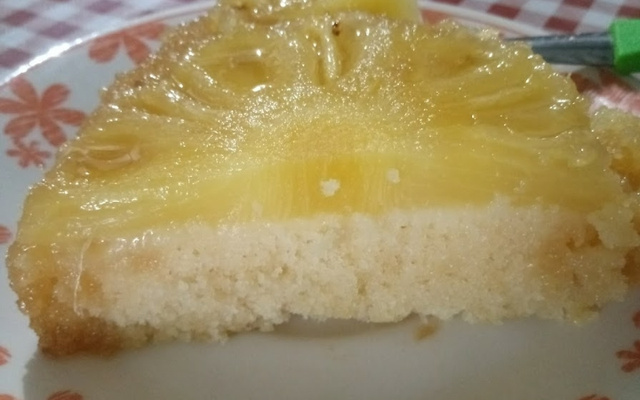 Bolo de abacaxi caramelizado