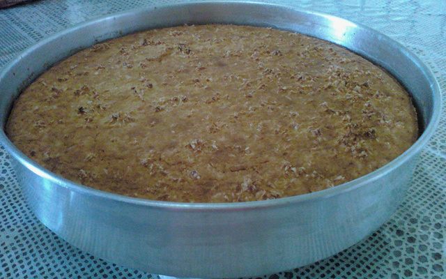 Bolo de fubá de liquidificador com coco