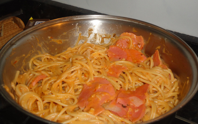 Macarrão com mortadela