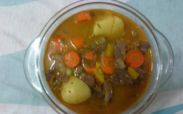 Carne de panela com legumes