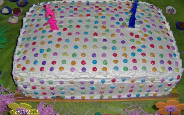 Bolo de aniversário colorido