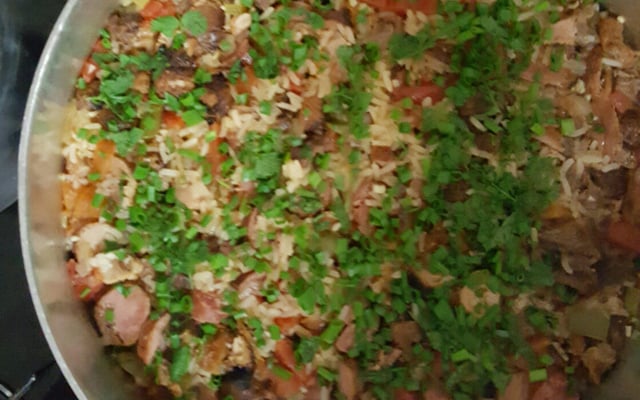 Arroz carreteiro delícia (com sobras de churrasco)