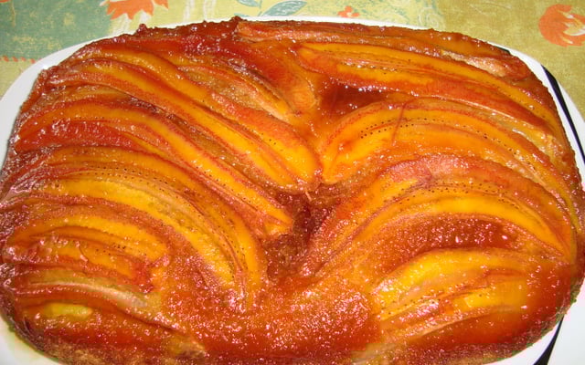 Bolo de banana caramelizado