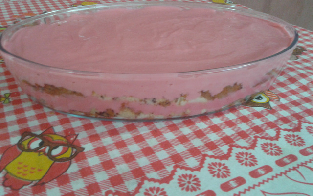 Bolo de pote com creme de suco de pacote