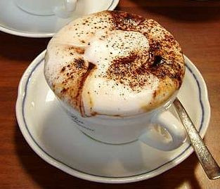 Café com creme de laranja