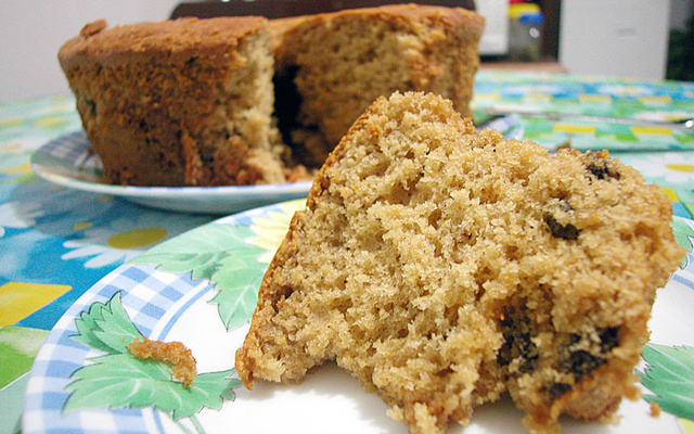 Bolo de mel com ameixas