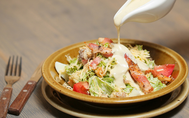 Salada simples com molho