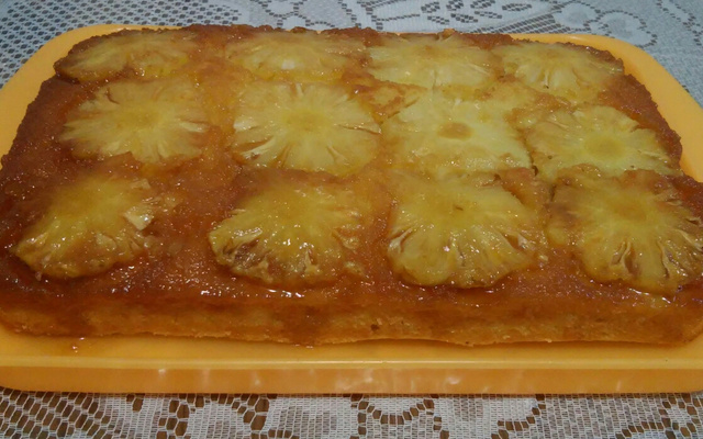 Torta invertida de abacaxi