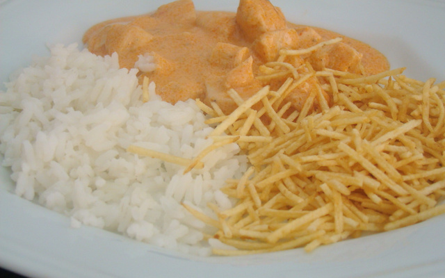 Strogonoff de carne ou frango - cremoso