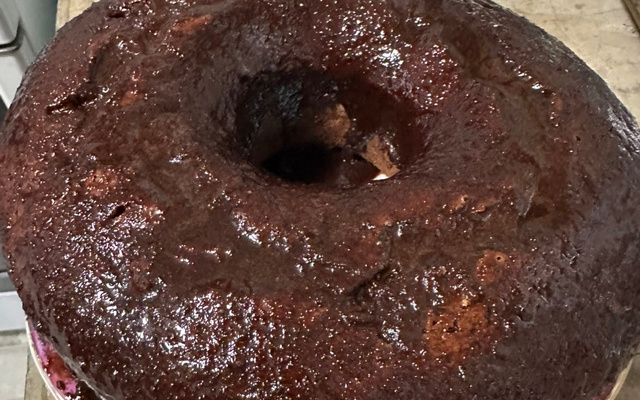 Bolo coca-cola com cobertura