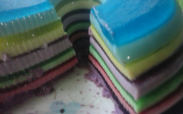 Gelatinas coloridas em camadas