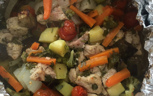 Papelote de frango com legumes