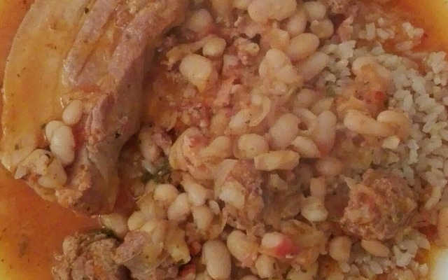 Feijão branco com costelinha de porco