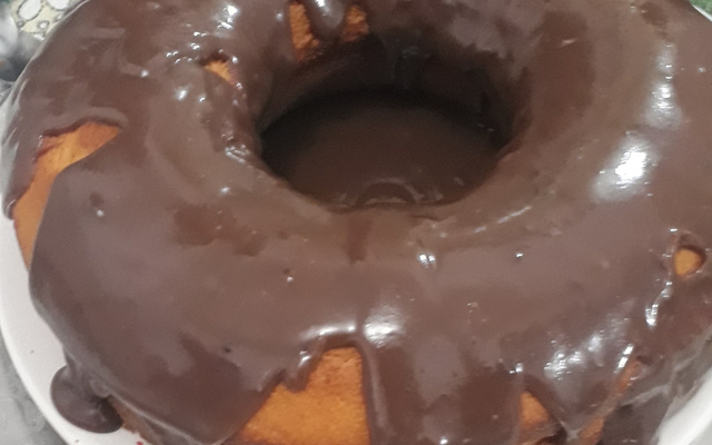 Bolo de cenoura com cobertura (fofinho)