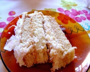 Bolo de fubá com coco