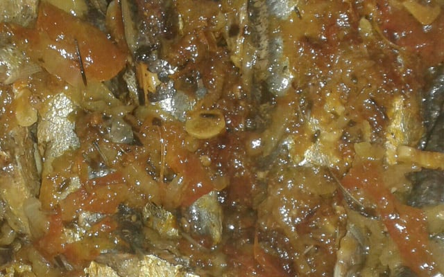 Sardinha em conserva (fica igual a sardinha em lata)