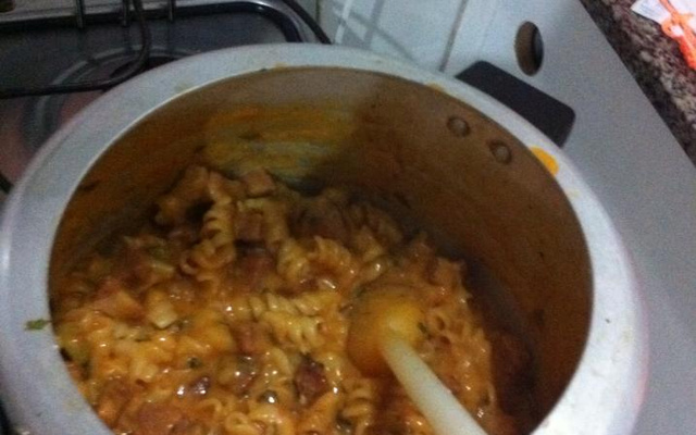 Macarrão de panela de pressão bem simples