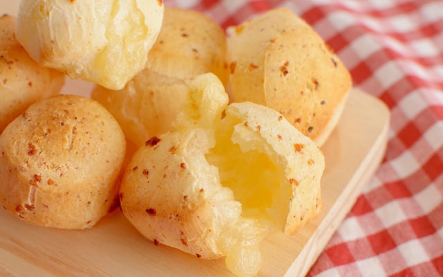 Pão de queijo mineiro