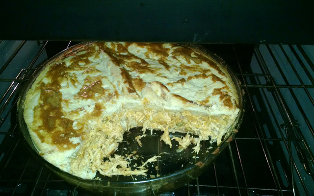 Empadão de frango cremoso