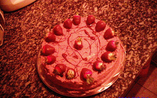 Torta mousse de chocolate branco com creme de chocolate preto