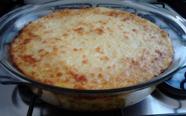 Gratinado de frango ao creme de milho e purê de batata