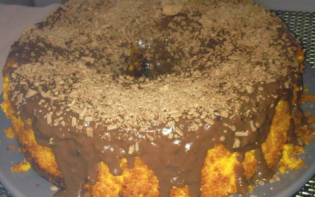 Bolo de cenoura com aveia e coco