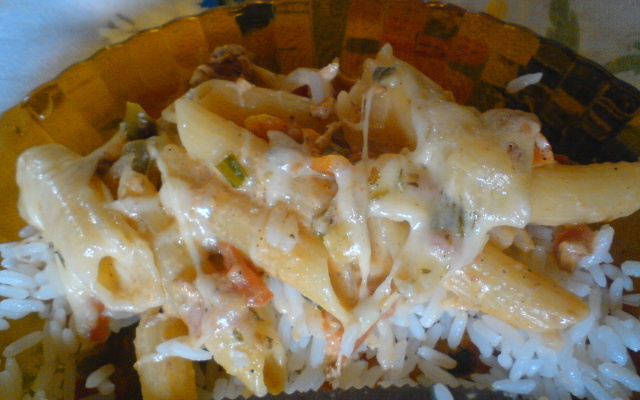 Macarrão com molho de atum da Flor