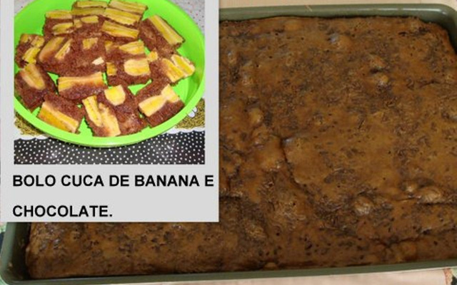 Bolo cuca de banana e chocolate