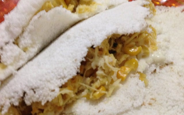 Tapioca com frango ao creme de leite e requeijão