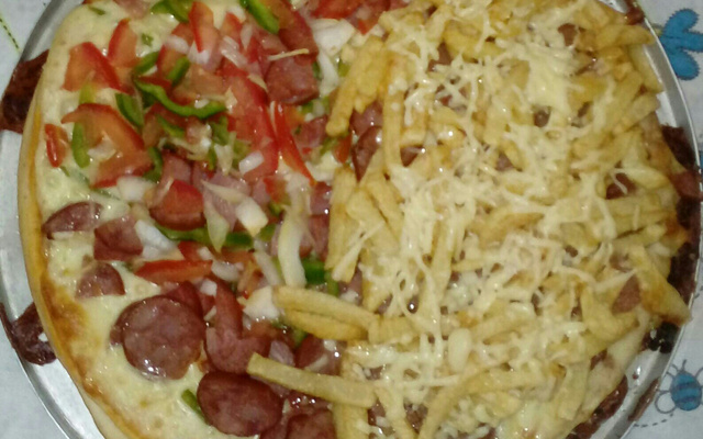 Pizza de portuguesa e batata maluca