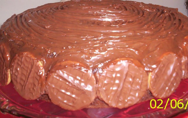 Bolo com recheio de chocolate branco