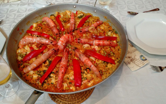 Paella de frutos do mar