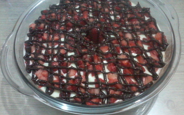 Torta de limão com morango