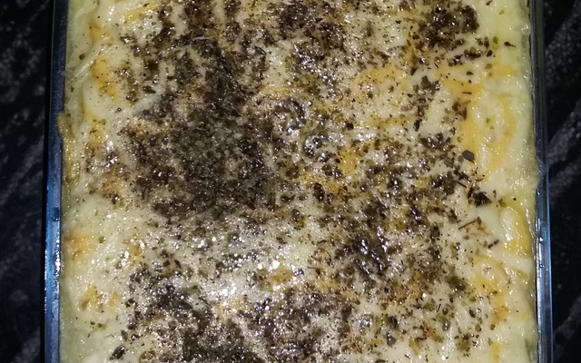 Batata assada 5 queijos do Thalis