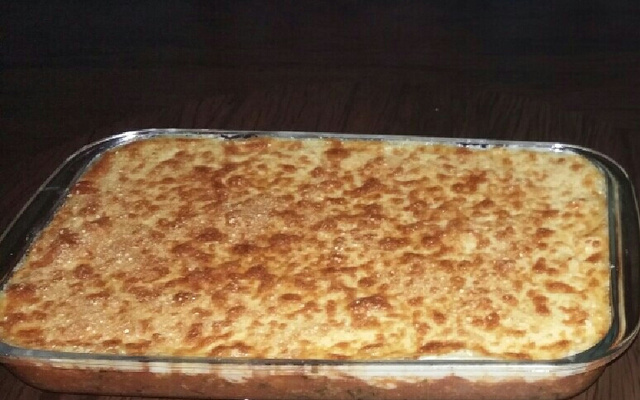 Escondidinho de mandioca com carne seca