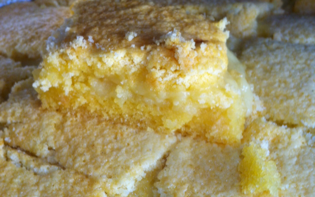 Bolo de fubá cremoso