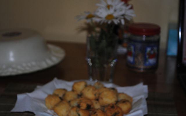 Bolinhos de arroz e queijo parmesão
