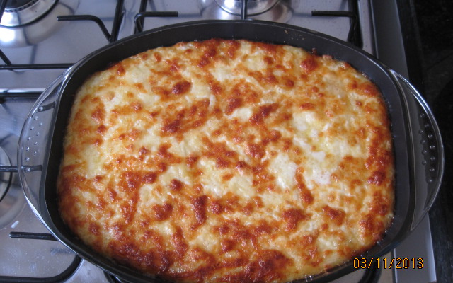 Escondidinho de mandioca com carne seca